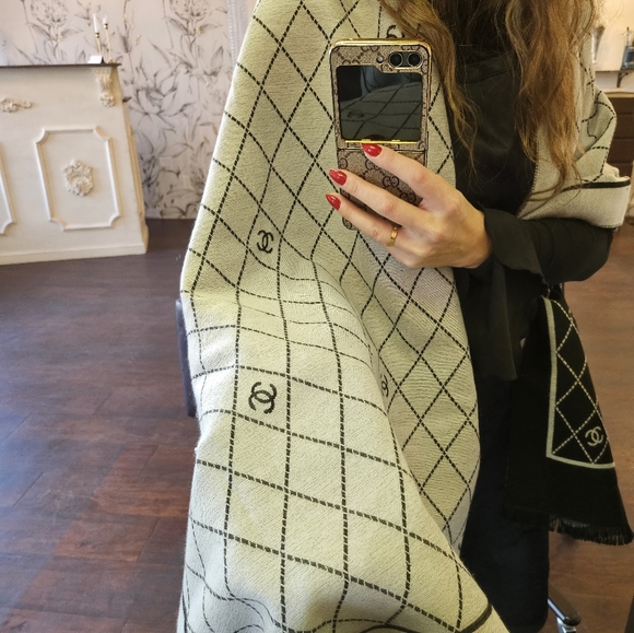 Scarf - Picture 4 of 8